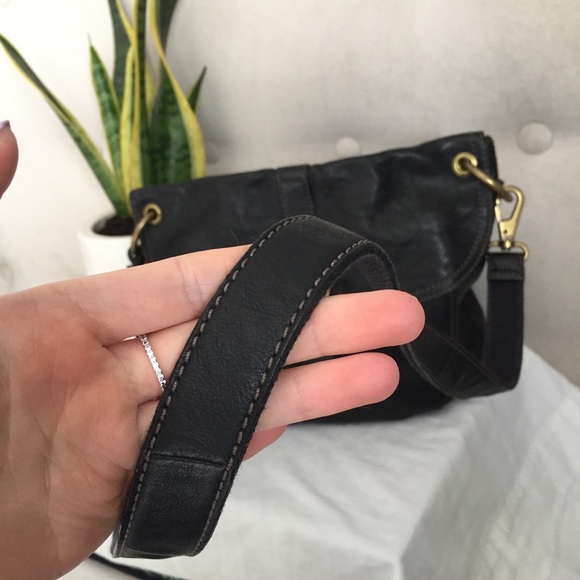 Fossil Leather Crossbody Purse - Picture 4 of 13